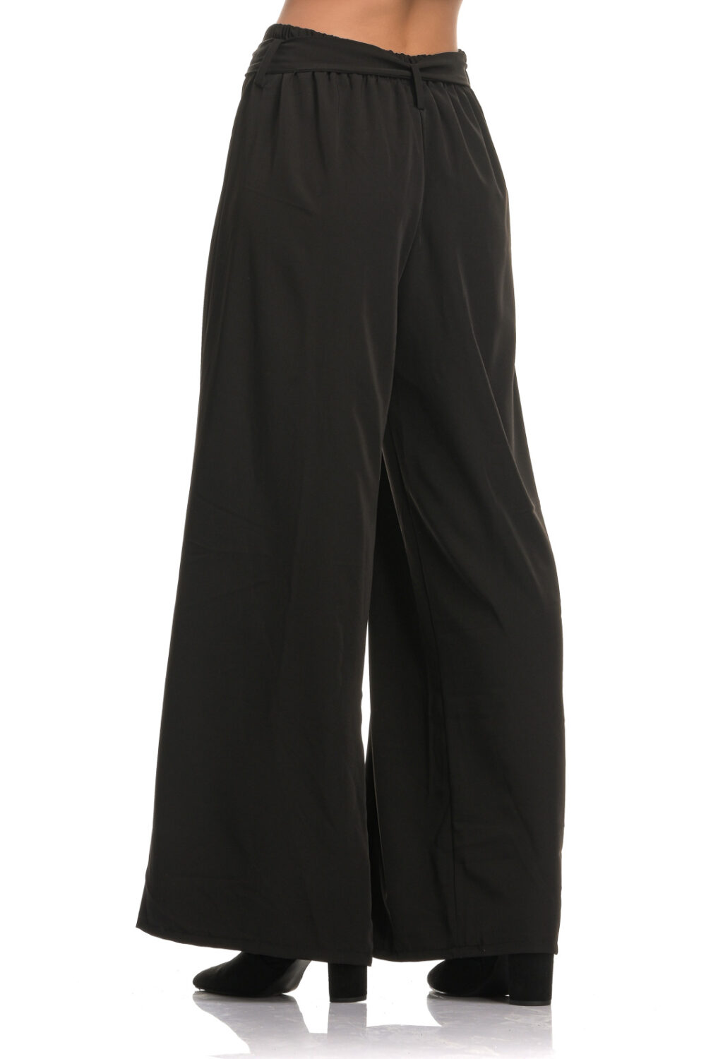 Ψηλόμεση παντελόνα με ζώνη σε μαύρο χρώμα