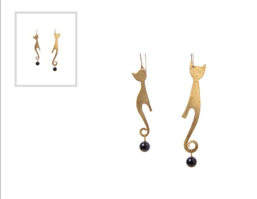 Long earrings with golden kittens and decorative stones