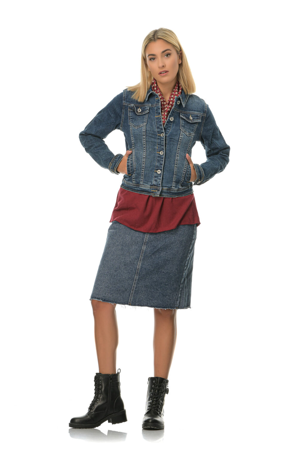 Blue denim short jacket with pockets and buttons