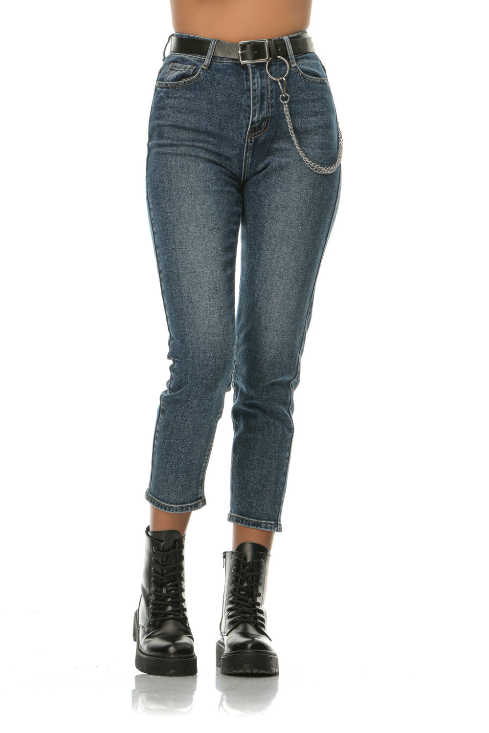 Blue high-waisted jeans wide with black belt and detachable chain