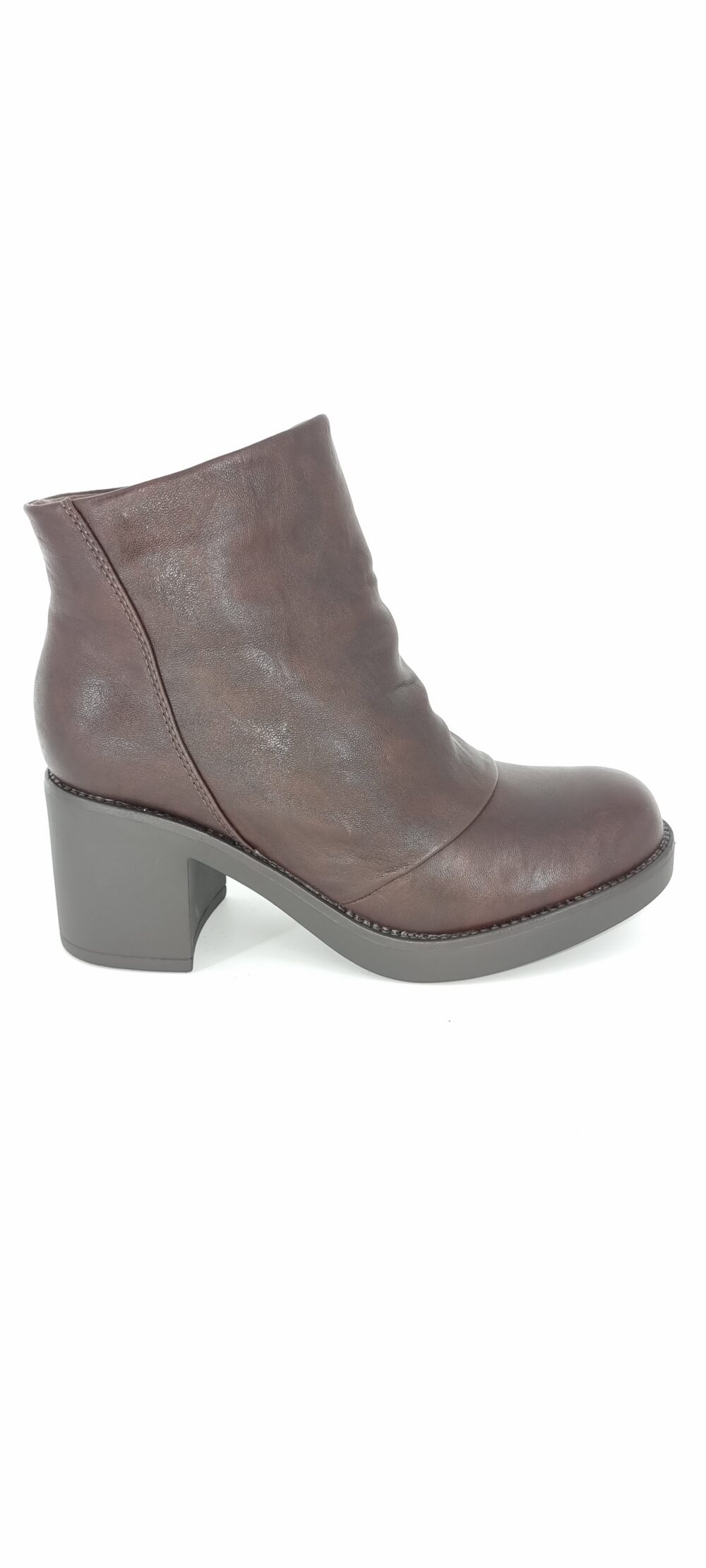 Round toe boot and low thick heel brown