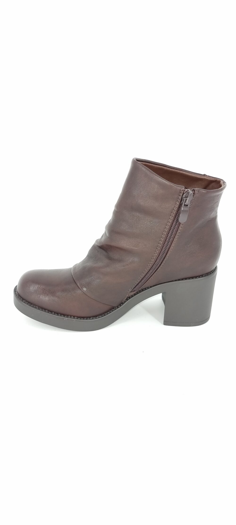 Round toe boot and low thick heel brown