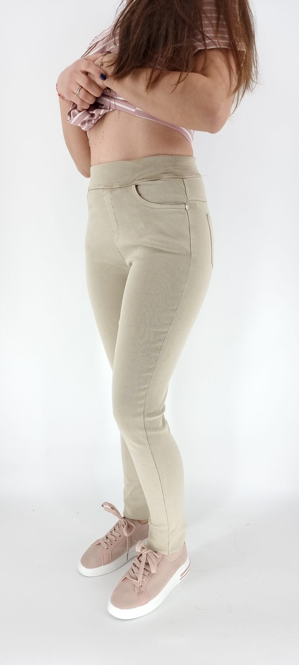 Leggings with elastic waist and pockets beige