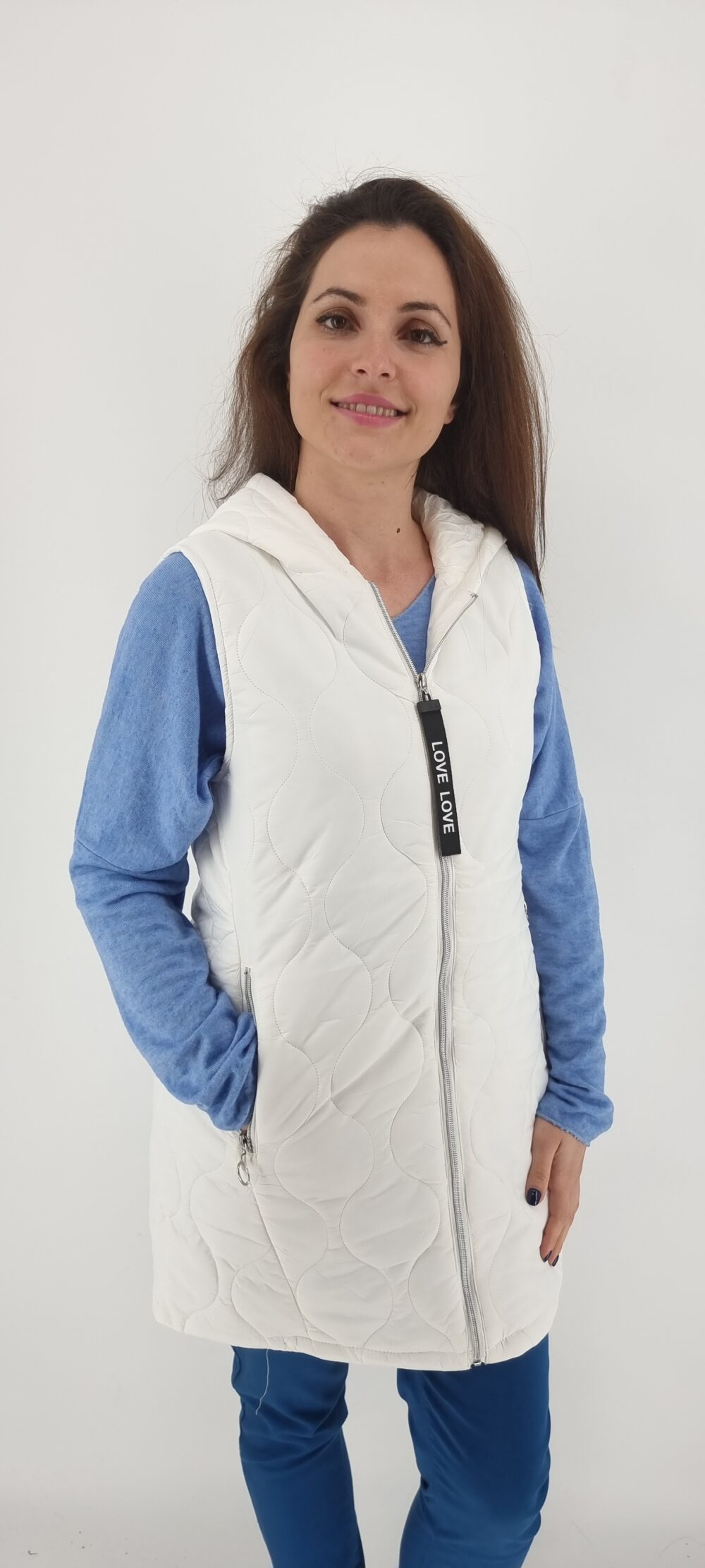 Sleeveless long jacket with hood white