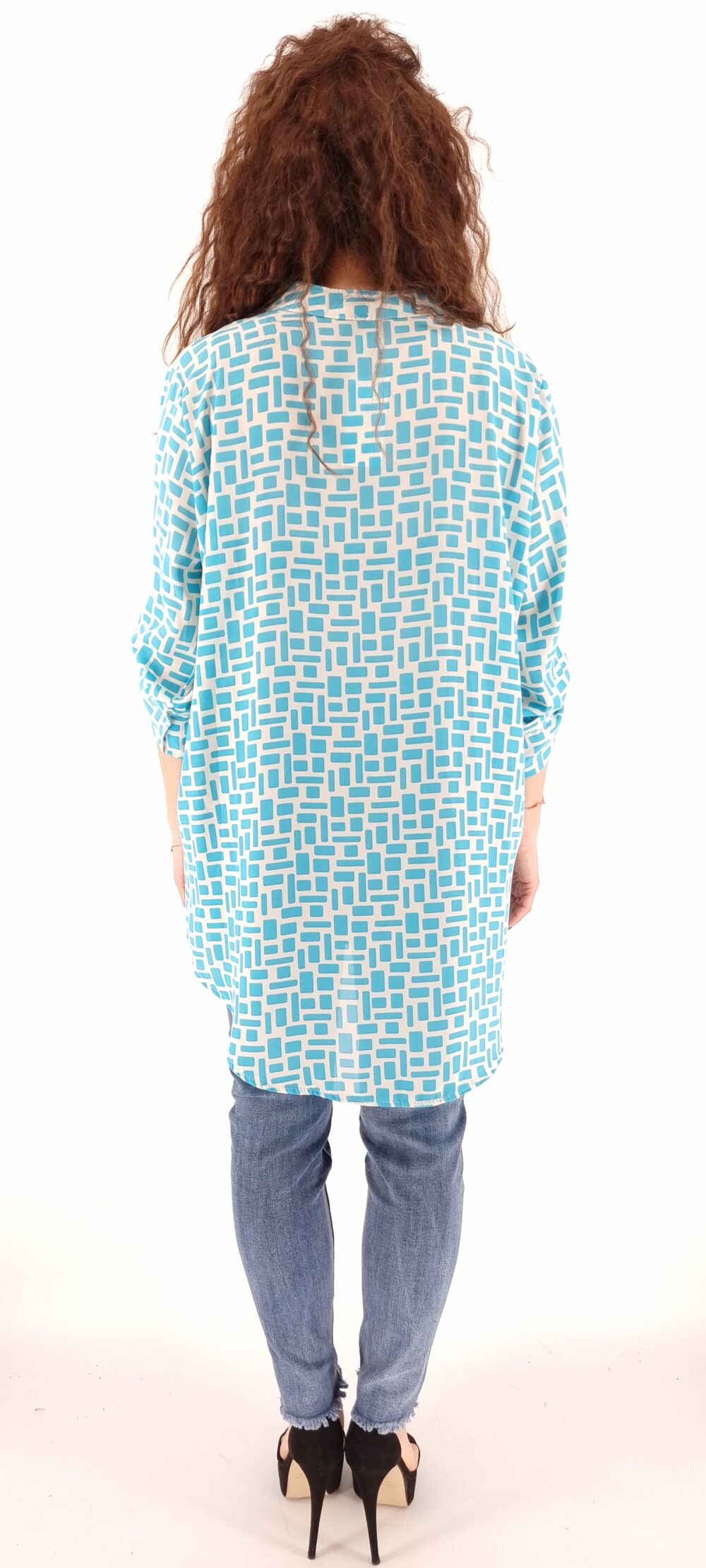 Shirts with a pattern of geometric shapes white light blue