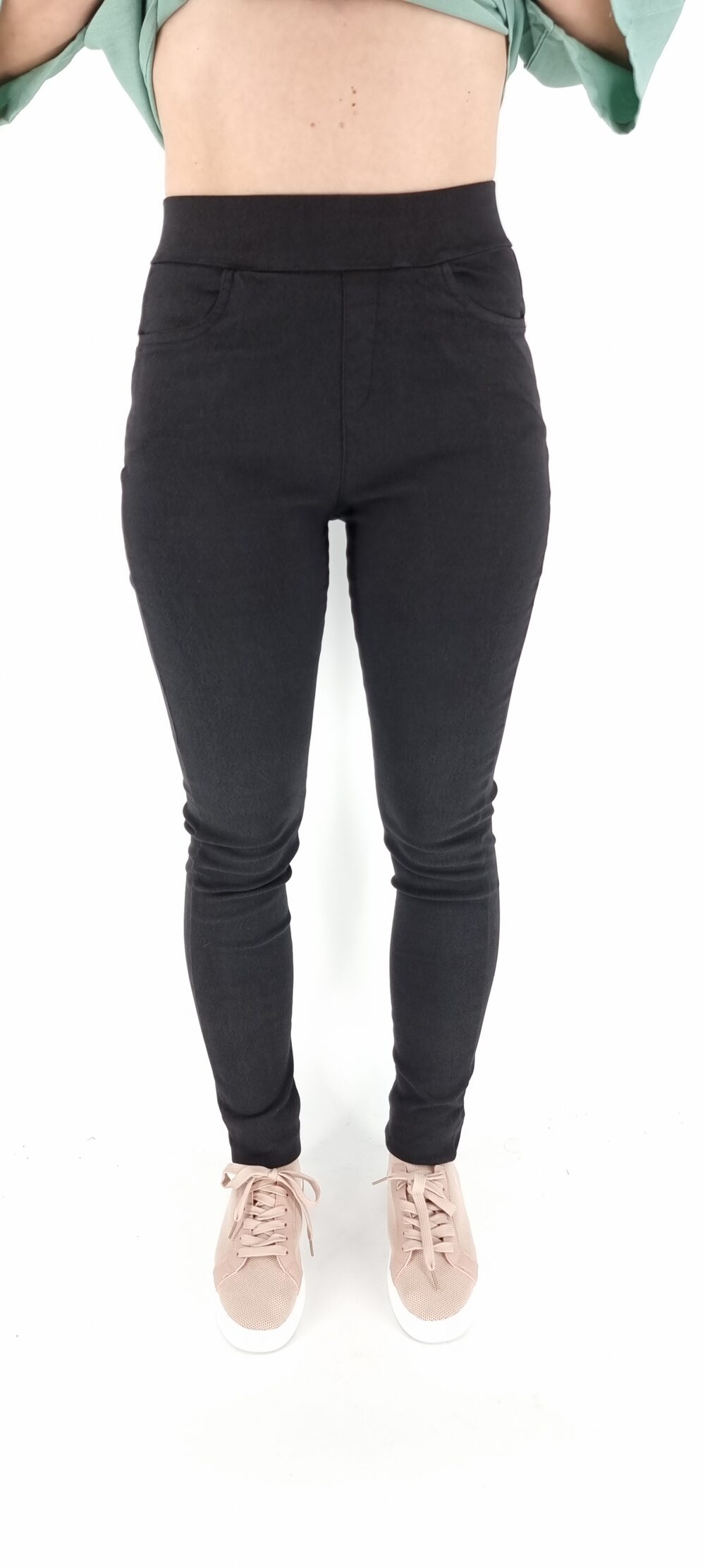 Leggings with elastic waist and pockets black
