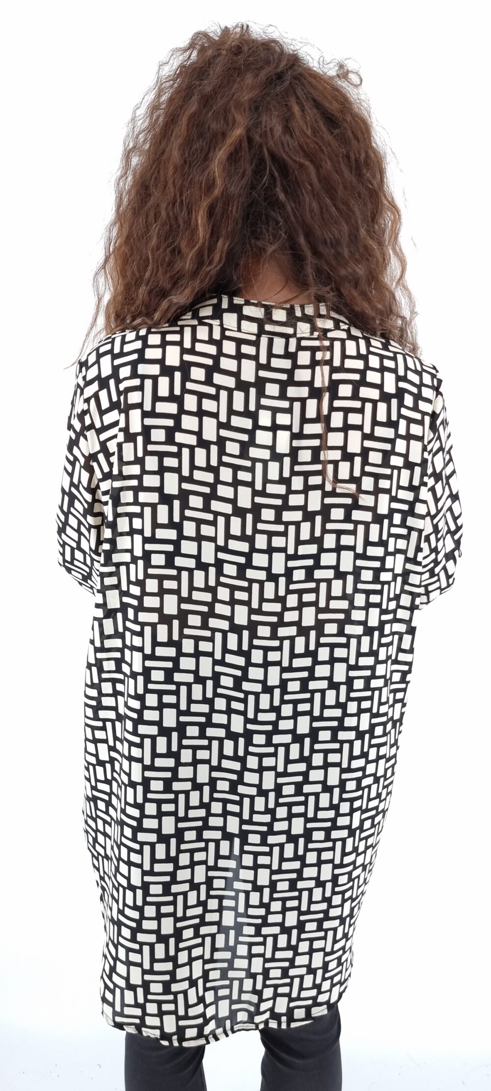 Shirts with a pattern of geometric shapes in black and white