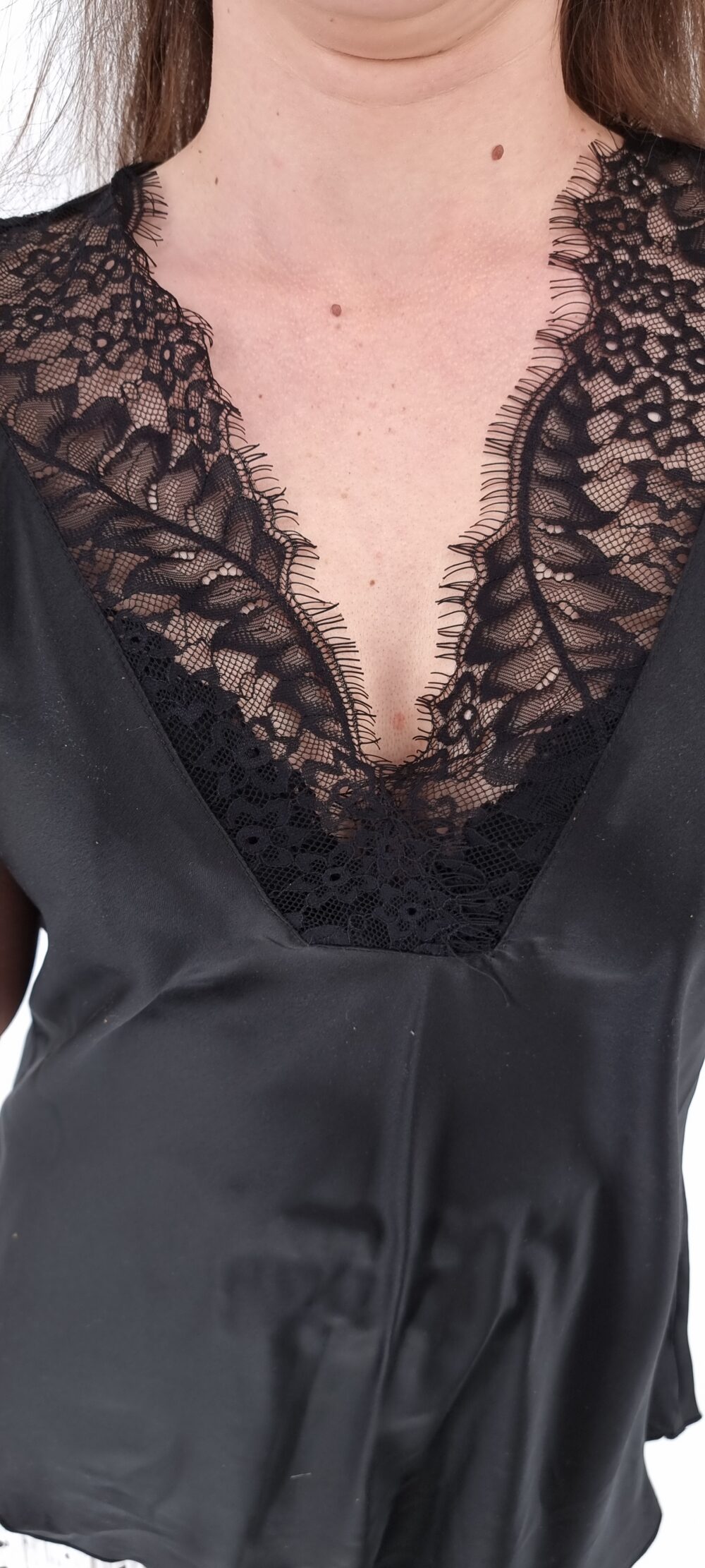 Neglize with thick strap and lace on the bodice black