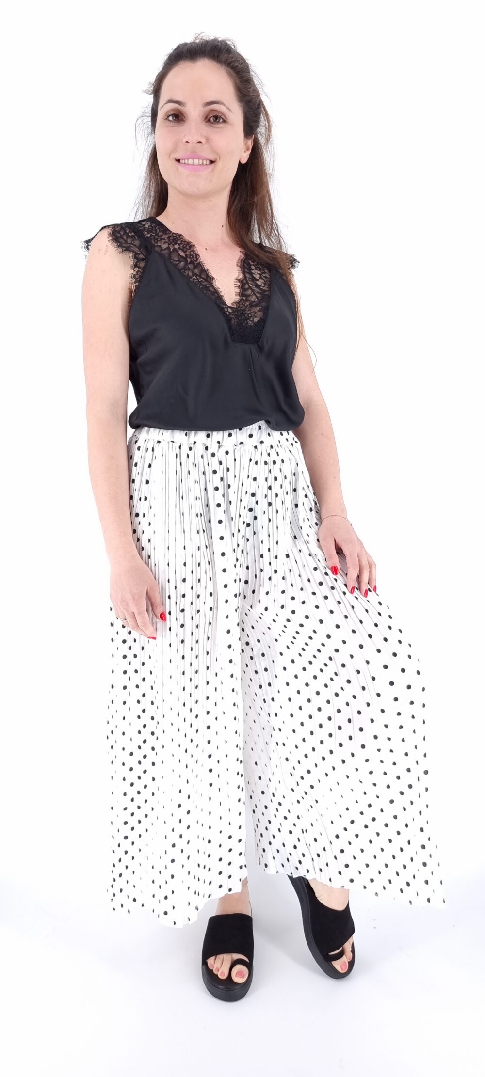 Pleated polka dot pants with elastic waist white