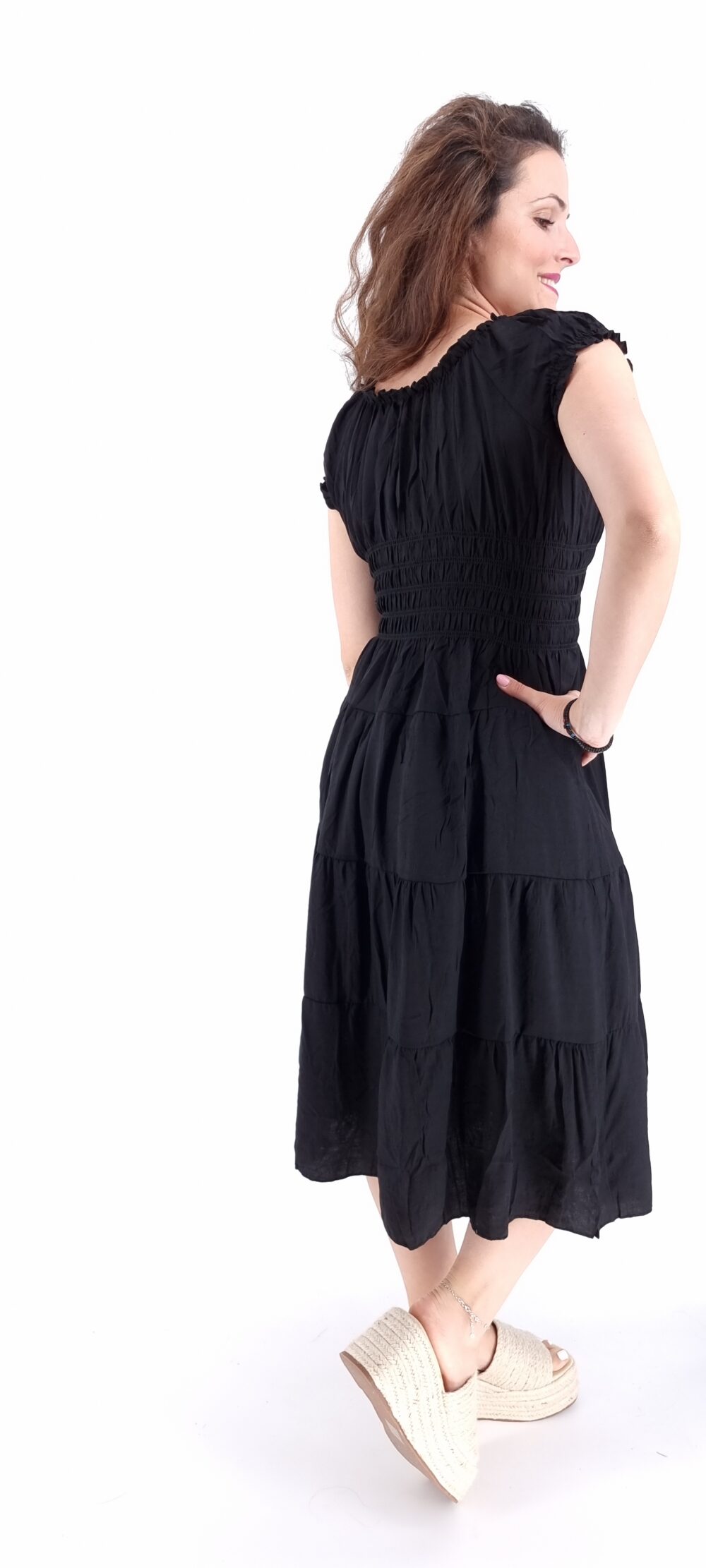 Midi dress with elastic at the waist and bodice black
