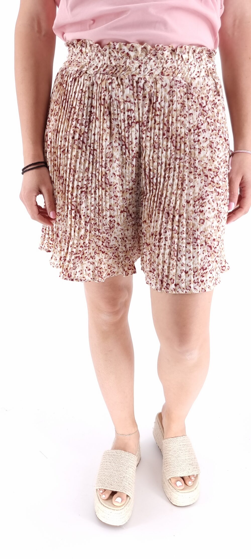 Pleated floral shorts with elastic in the middle pink
