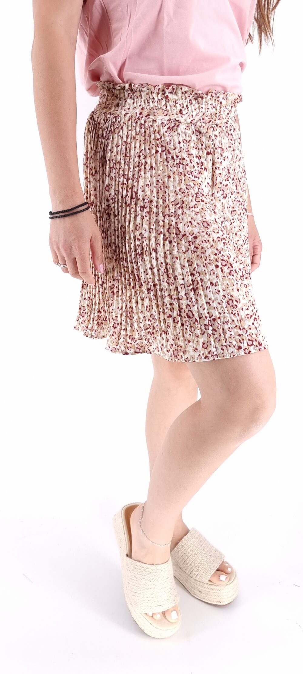 Pleated floral shorts with elastic in the middle pink