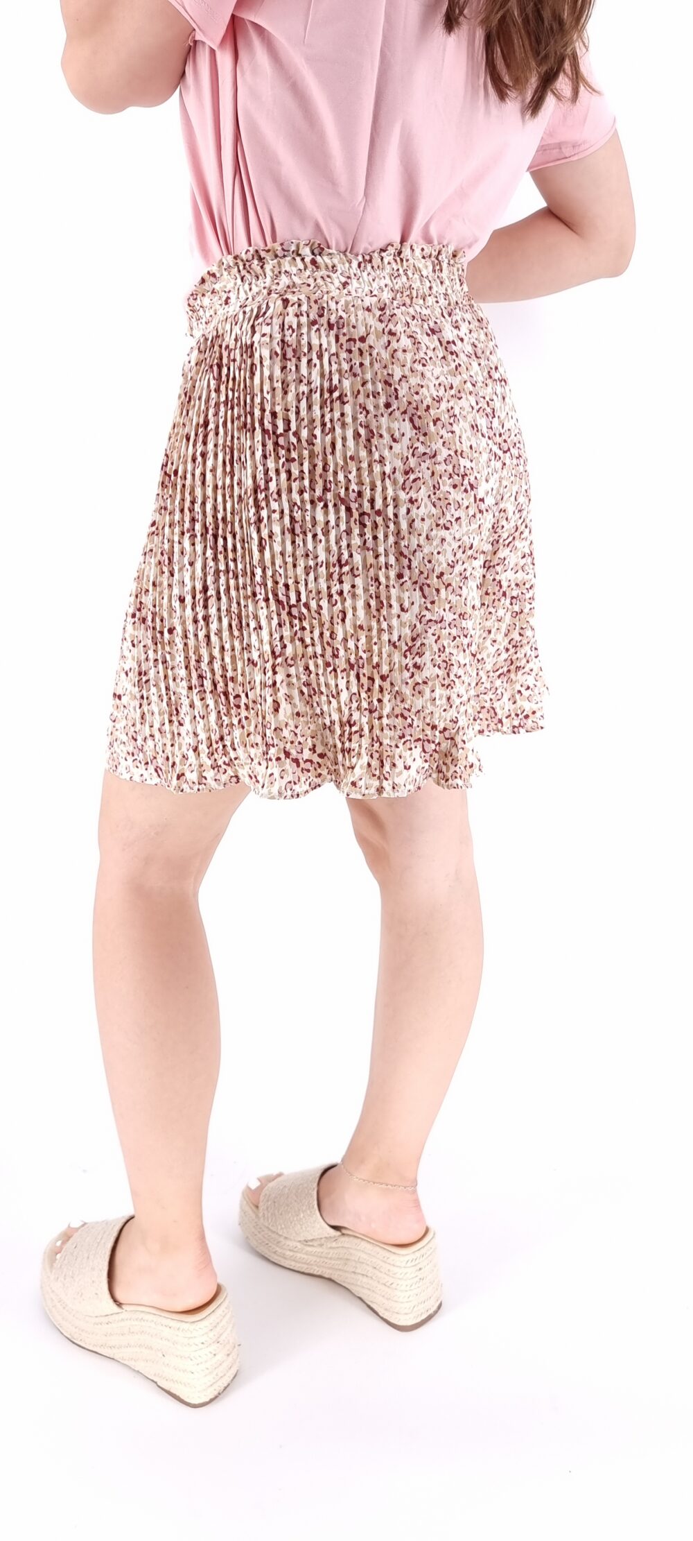 Pleated floral shorts with elastic in the middle pink