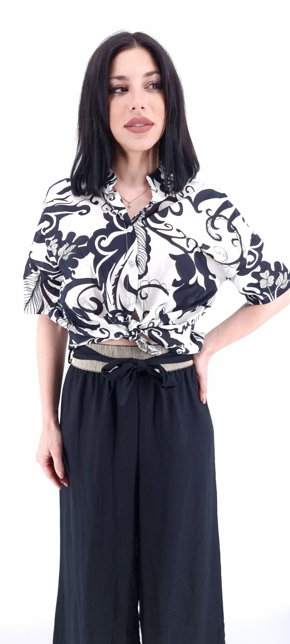 Printed shirt with short sleeves black and white