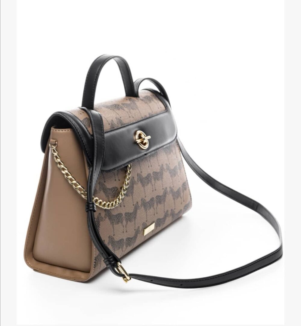 Τσάντα χειρός μπεζ σε συνδυασμό με μαύρο, print ζέβρας και χρυσή αλυσίδα veta bags accesories
