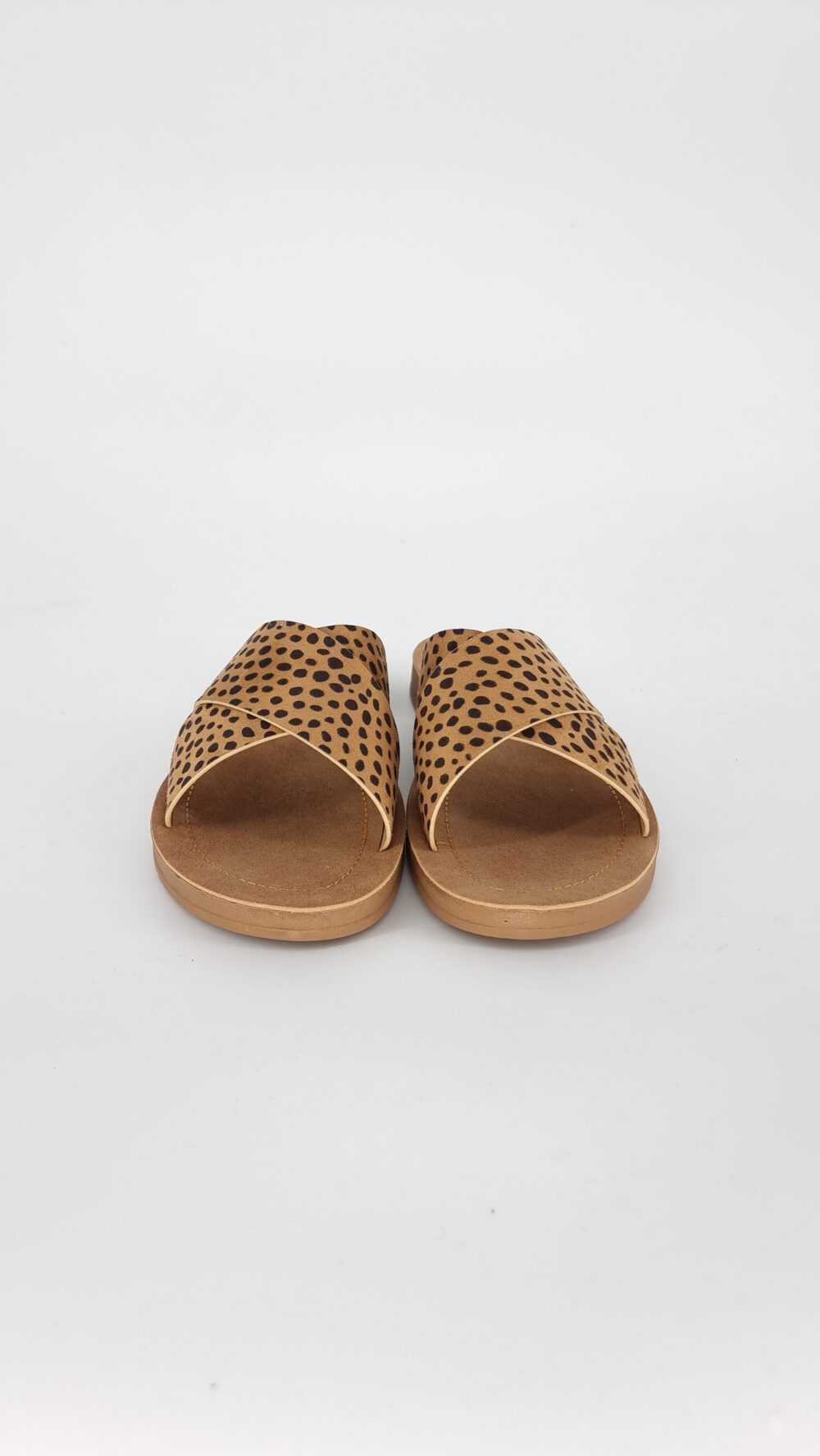 Σανδάλι παντοφλέ με χιαστί σχέδιο animal print