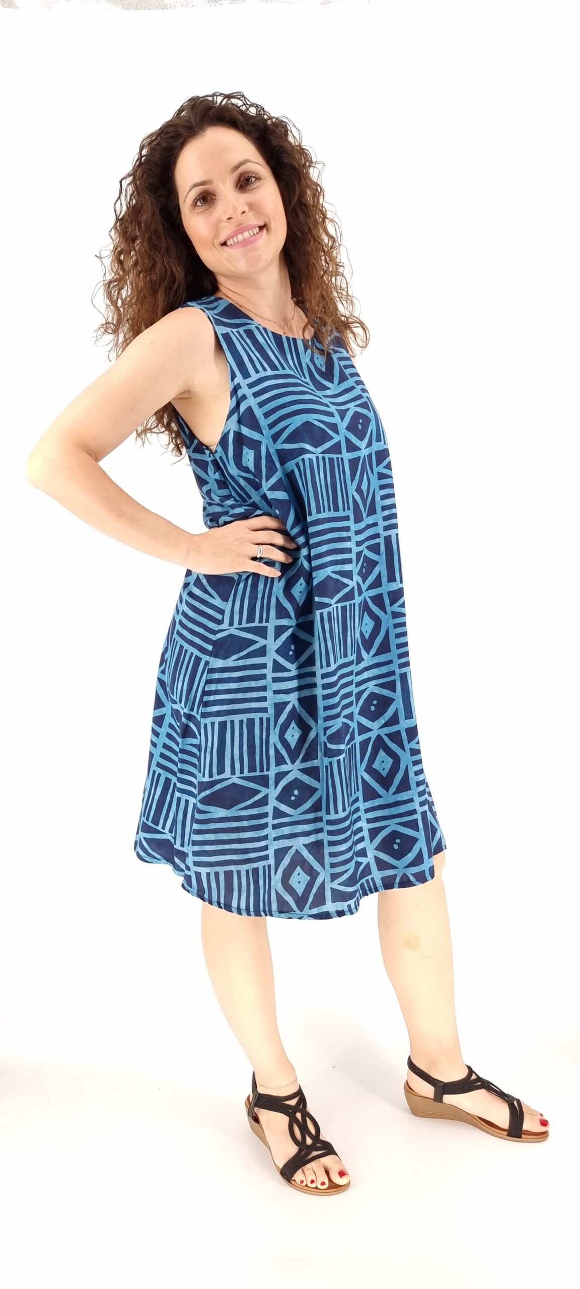 Φόρεμα midi με μοτίβο γεωμετρικά σχήματα μπλε
