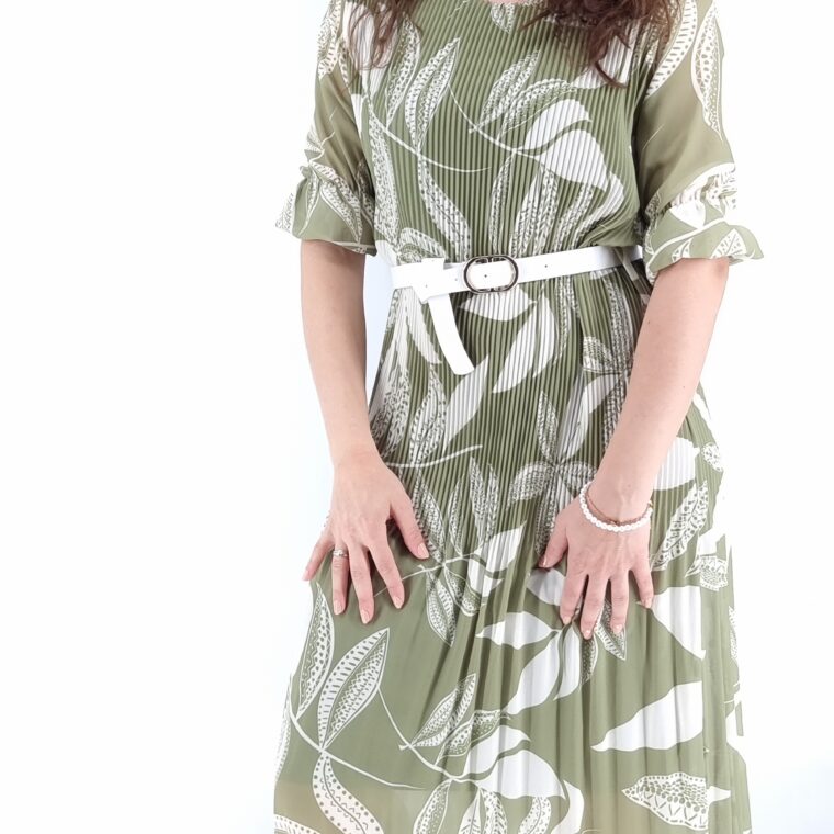 Φόρεμα μακρύ πλισέ με σχέδια φύλλα με κοντό μανίκι και άσπρη ζώνη χακί