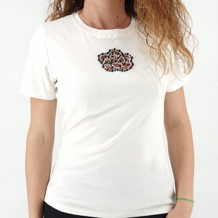 T-Shirt βαμβακερό με σχέδιο στο μπούστο με ανοίγματα και χάντρες άσπρο