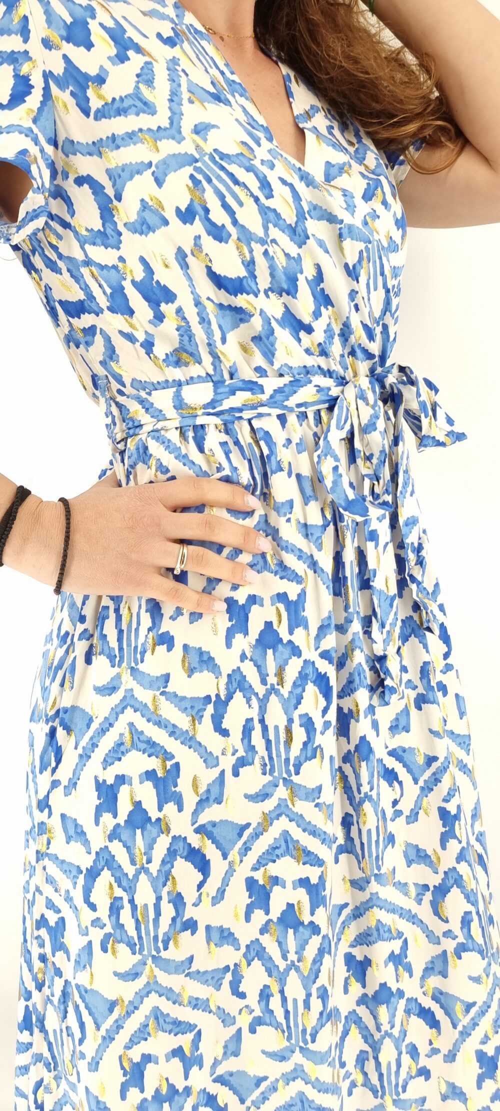 Φόρεμα μακρύ κρουαζέ με ίδια ζώνη και σχέδια μπλε