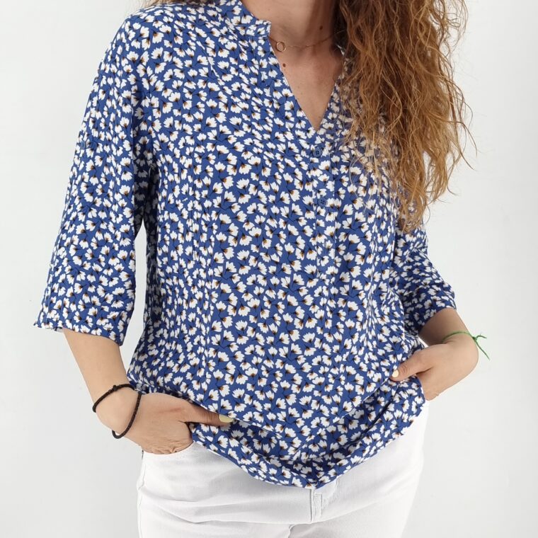 Μπλούζα με φλοράλ μοτίβο και 3 κουμπιά στο μπούστο μπλε