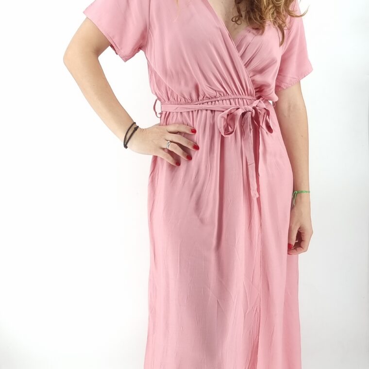 Φόρεμα μακρύ κρουαζέ κοντομάνικο με σκίσιμο και ίδια ζώνη ροζ