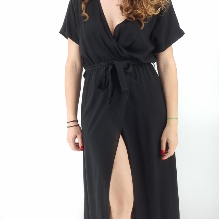 Φόρεμα μακρύ κρουαζέ κοντομάνικο με σκίσιμο και ίδια ζώνη μαύρο