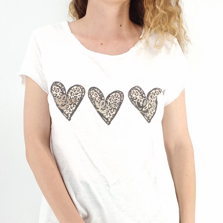 Άσπρο βαμβακερό t-shirt με στάμπα 3 λεοπάρ καρδούλες