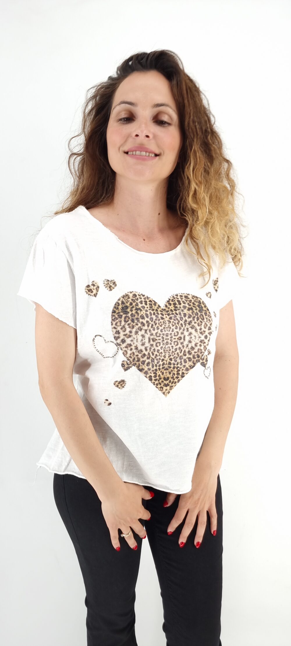 Άσπρο βαμβακερό t-shirt με στάμπα λεοπάρ καρδιά