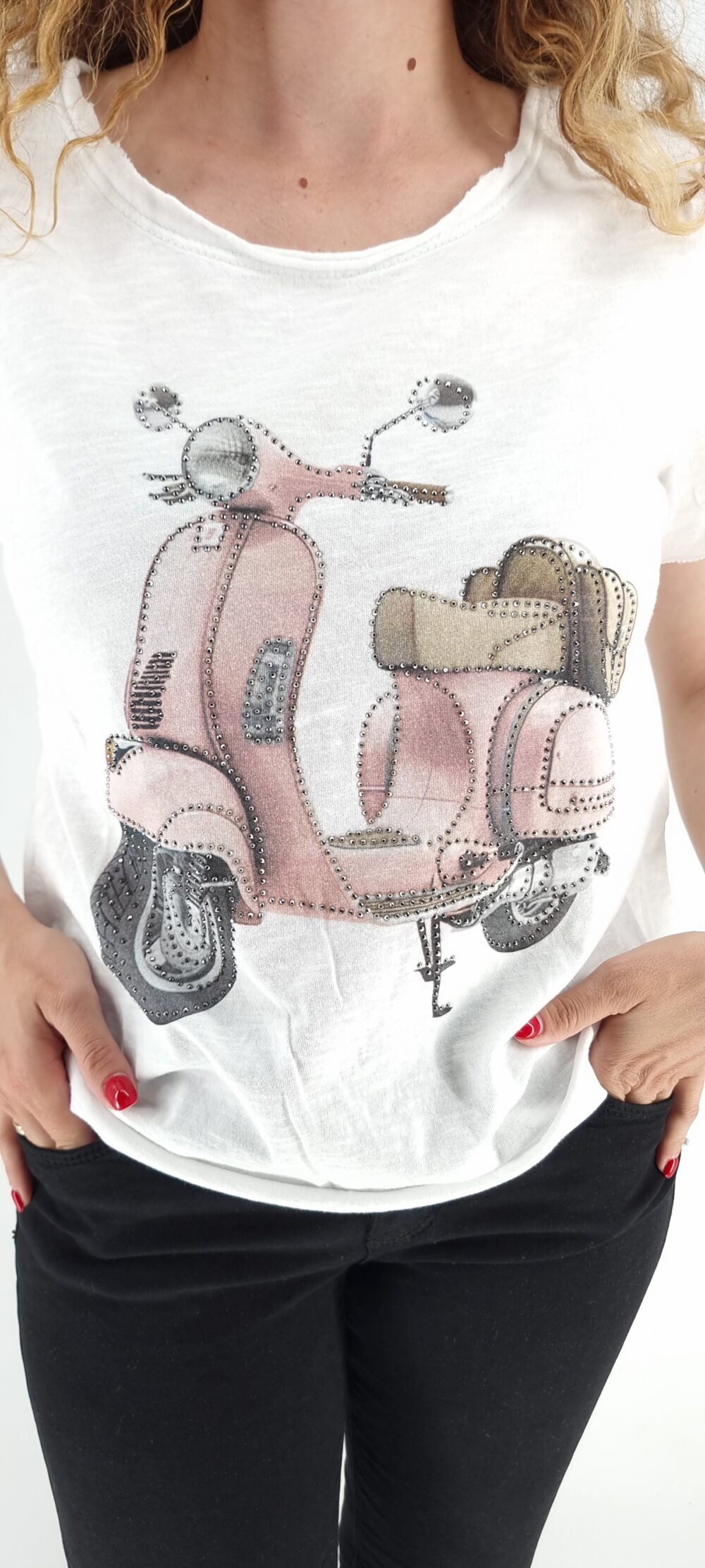 Άσπρο βαμβακερό t-shirt με στάμπα βέσπα
