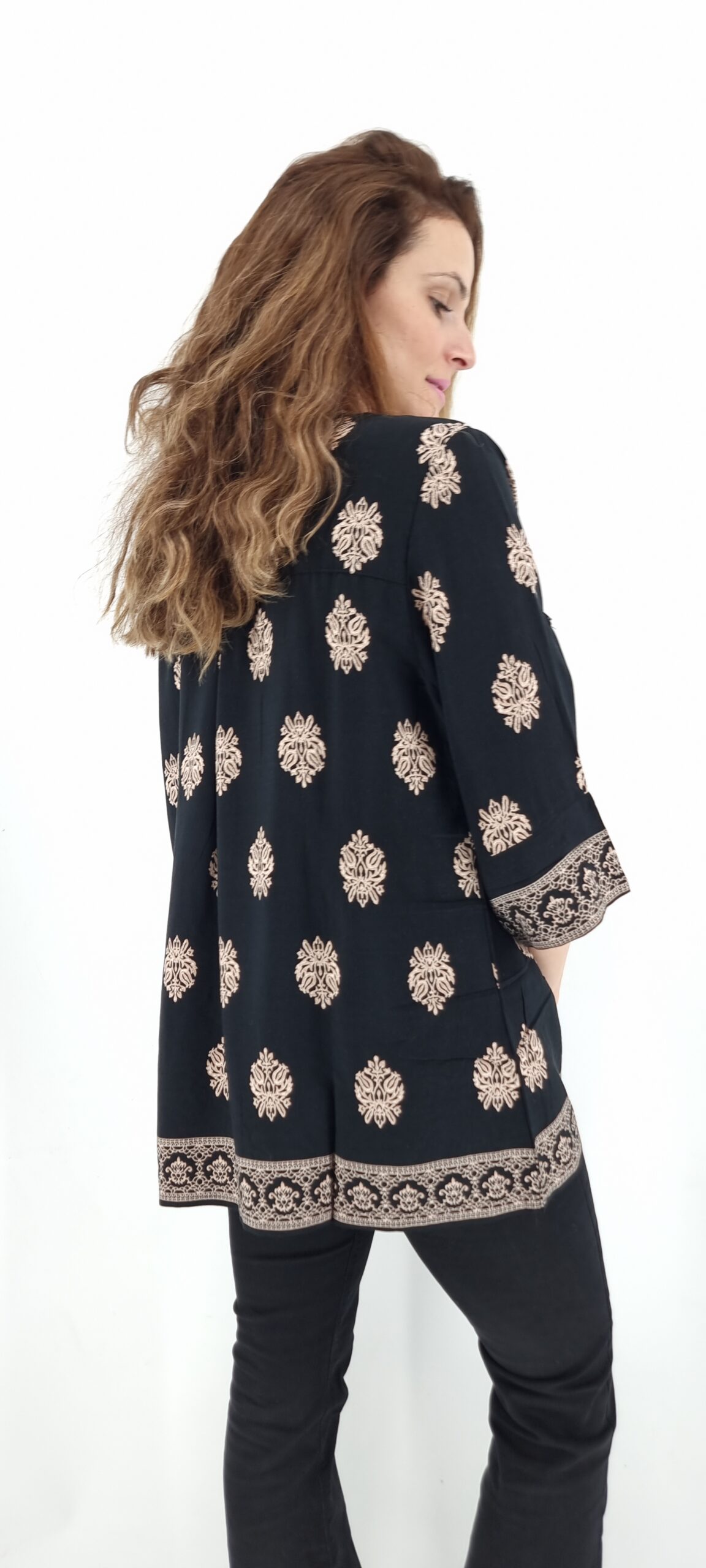 Πουκάμισο βαμβακερό με σχέδια μαύρο Πουκάμισο βαμβακερό με σχέδια μαύρο