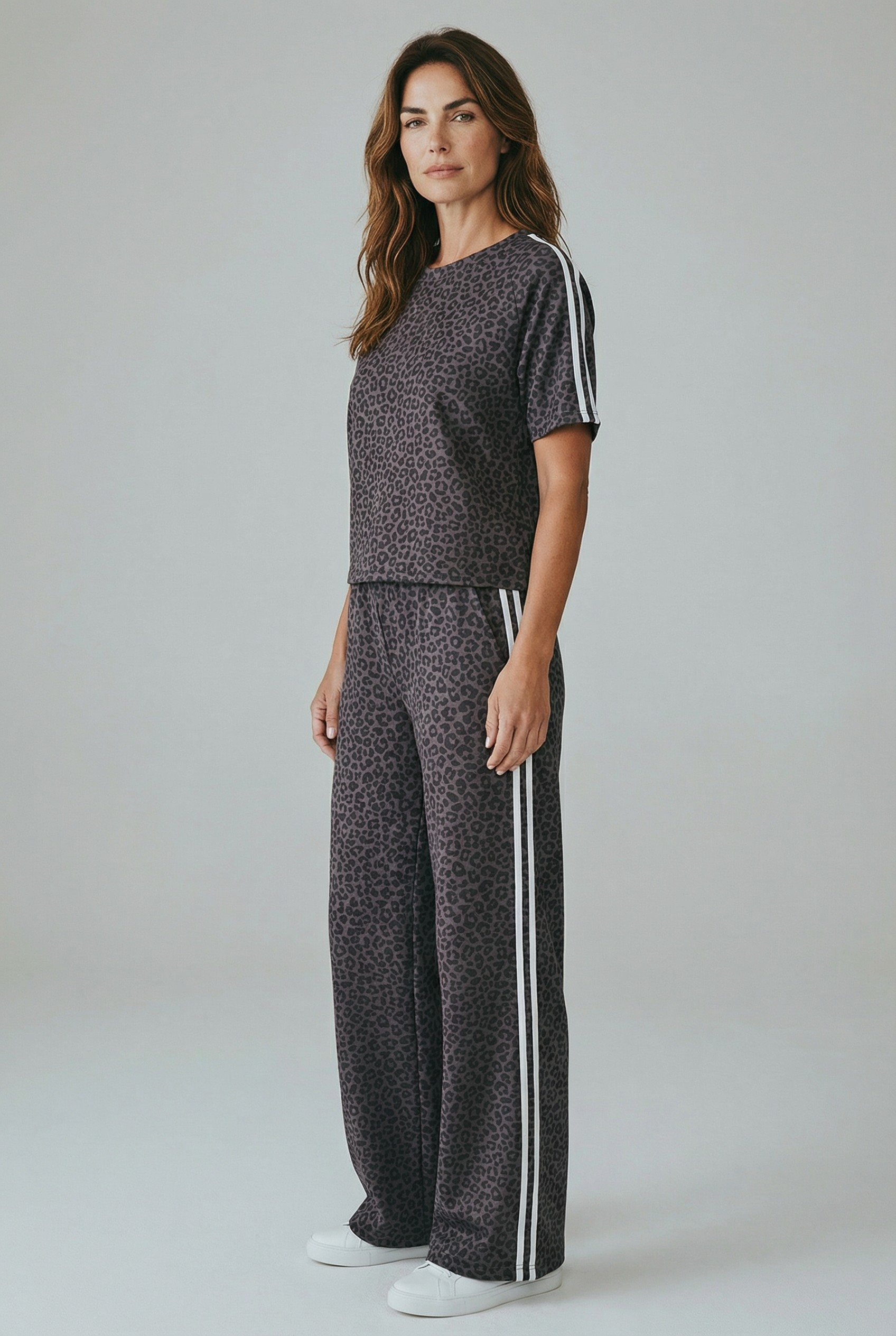 Σετ φόρμας λεοπάρ καφέ Σετ φόρμας λεοπάρ καφέ