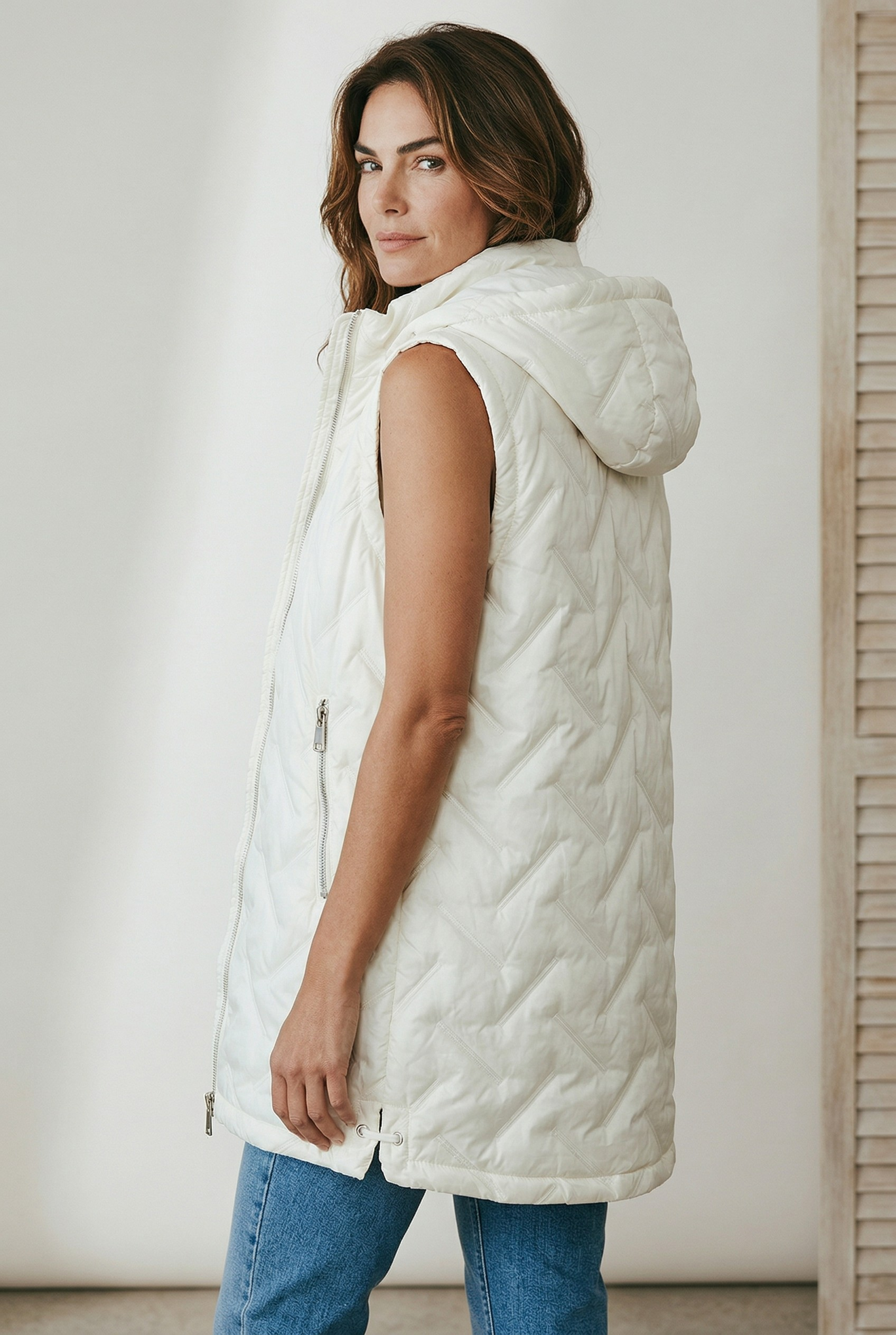 Αμάνικο μακρύ με κουκούλα άσπρο Αμάνικο μακρύ με κουκούλα άσπρο